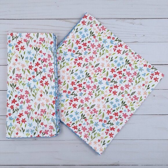 Fabric Dinner Napkins Sweet Flowers 20x20  Set of 4 Crochet Edge - Picture 1 of 3
